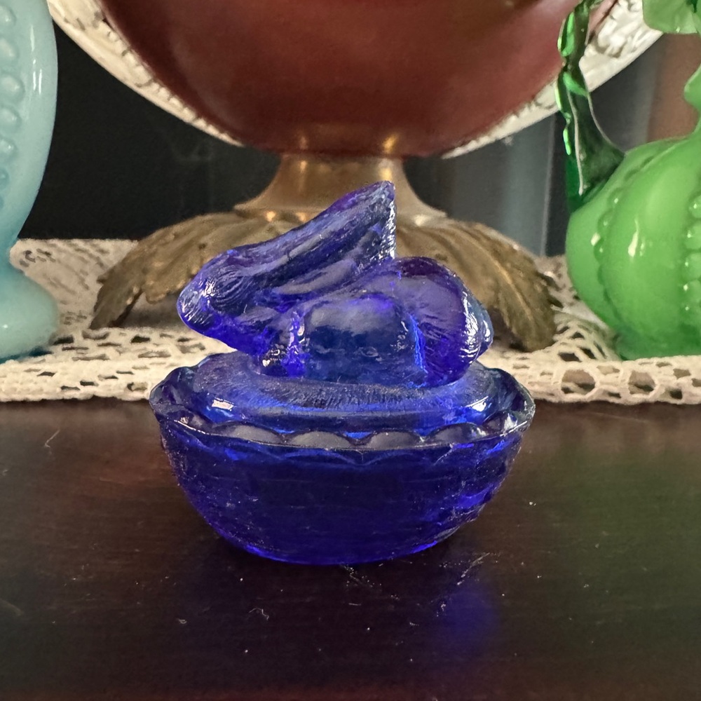 Vintage Cobalt Blue Glass Bunny on Nest – Collectible Glassware